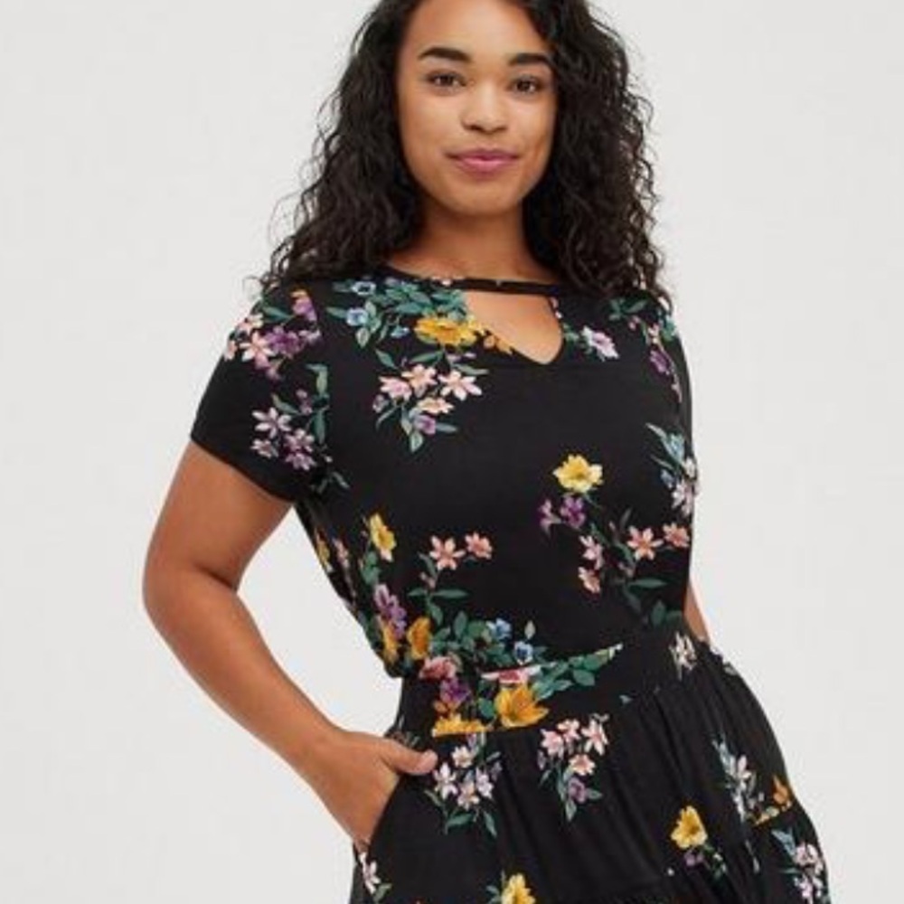 Torrid crop top super soft floral black